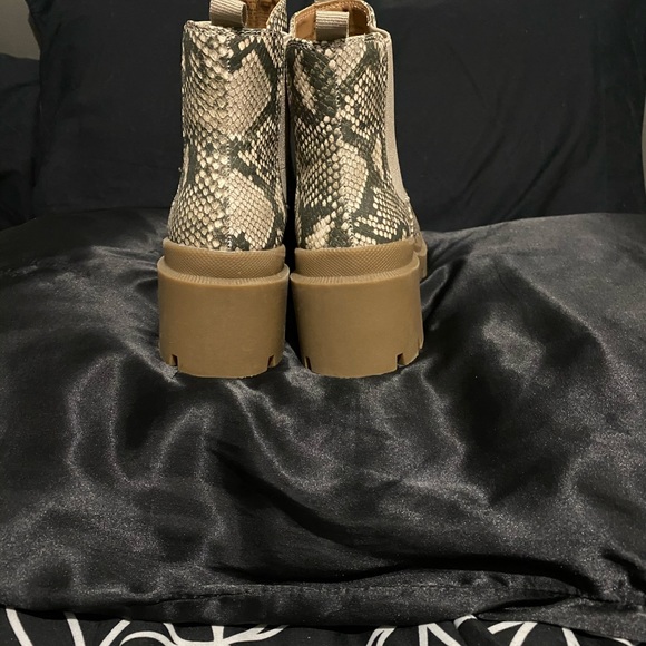Brand new target booties size 8.5 - Picture 3 of 5